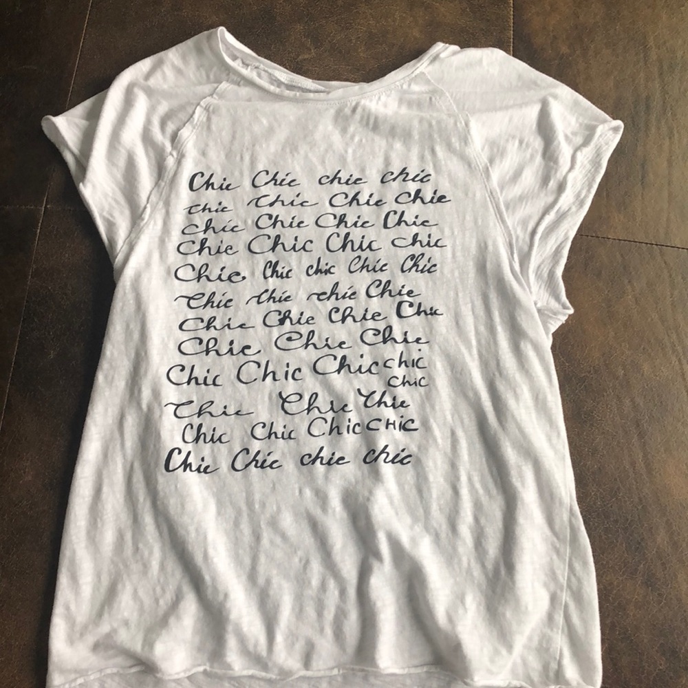 NEVER WORN!! “chic” embroidered tee